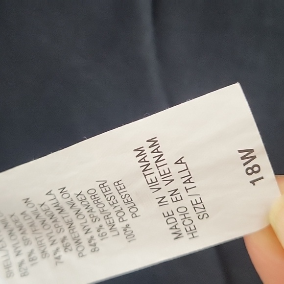 Longitude Plus Size One piece skirted floral swimsuit - Picture 8 of 8